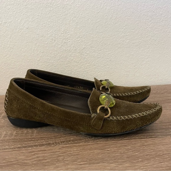 Stuart Weitzman Vintage Pointed Toe Jeweled Green Loafers, Size 6.5SS - Picture 1 of 7